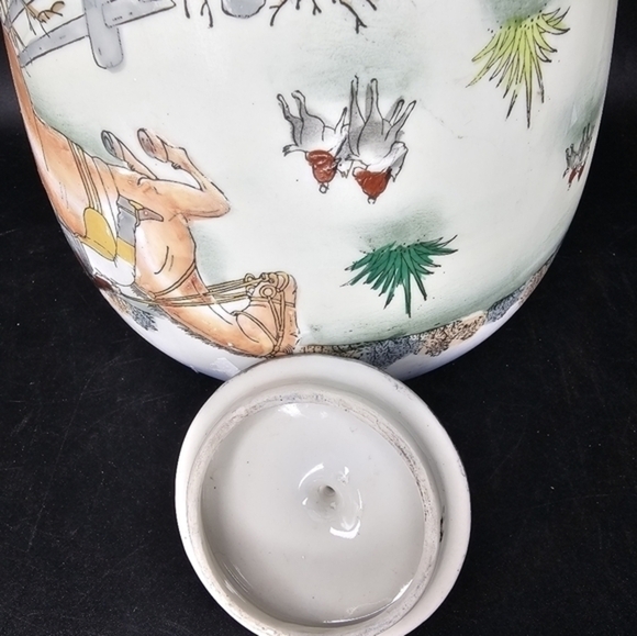 Vintage hand painted‎ Asian ginger jar/urn - Picture 9 of 9